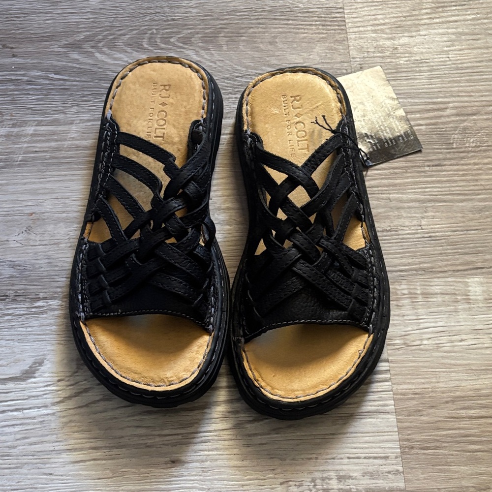 NWT RJ Colt Black Leather Woven Fisherman Sandals
